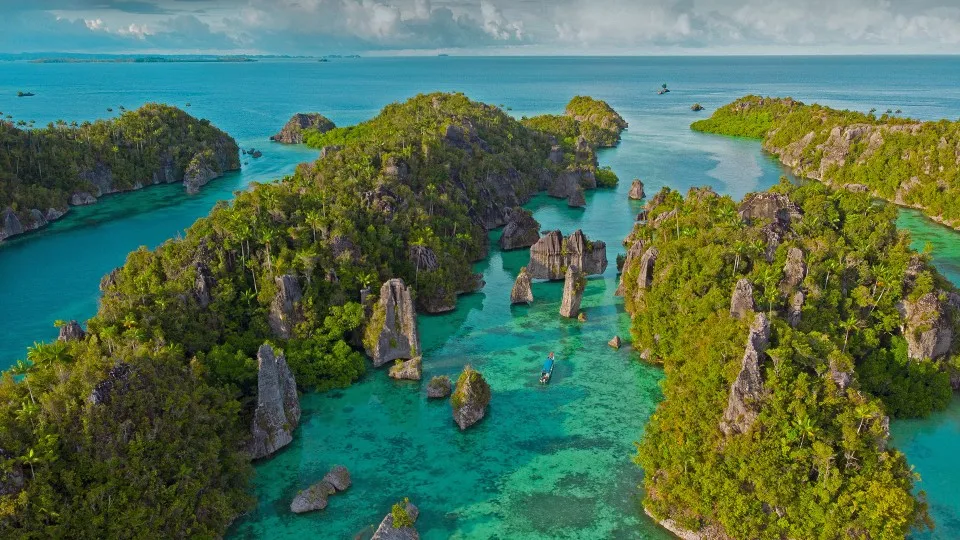 Tropical paradise for digital nomads